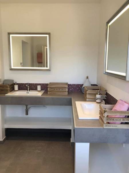 Salle de bain clé en main avec votre magasin Carrelage et bain de A à Z à Saint Seurin sur l’Ilse proche de Coutras