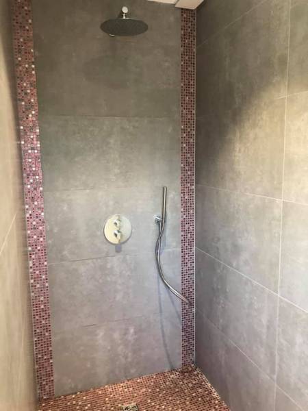 Salle de bain clé en main avec votre magasin Carrelage et bain de A à Z à Saint Seurin sur l’Ilse proche de Coutras