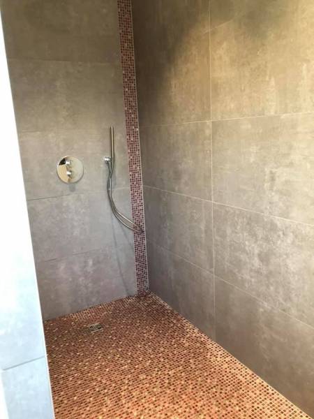Salle de bain clé en main avec votre magasin Carrelage et bain de A à Z à Saint Seurin sur l’Ilse proche de Coutras