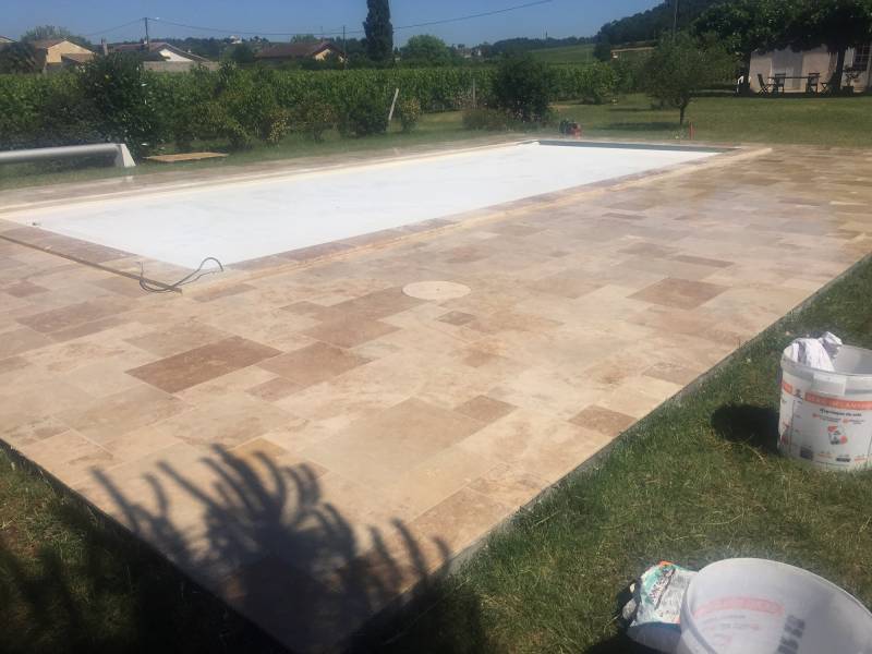 Margelles travertin à Libourne