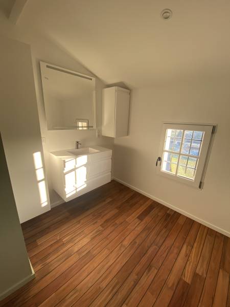 Rénovation de Salle d'eau clé en main avec ambiance chaleureuse et lumineuse à Libourne près de Bordeaux.