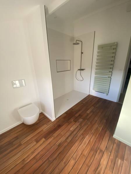 Rénovation de Salle d'eau clé en main avec ambiance chaleureuse et lumineuse à Libourne près de Bordeaux.