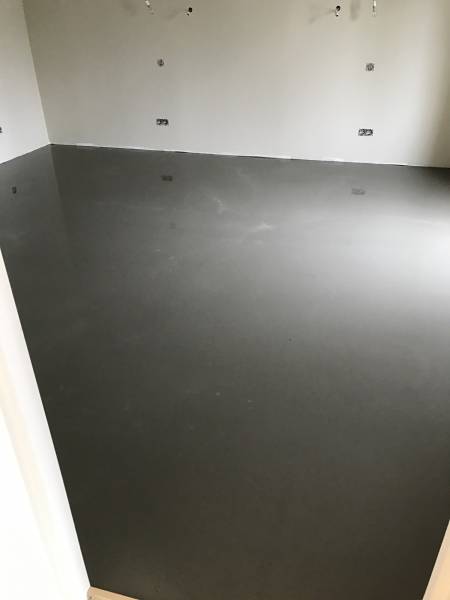 Mise en œuvre d’un ragréage à Libourne.