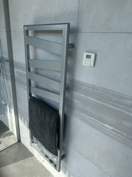 Chauffage mural électrique moderne au style contemporain à Libourne proche de Coutras