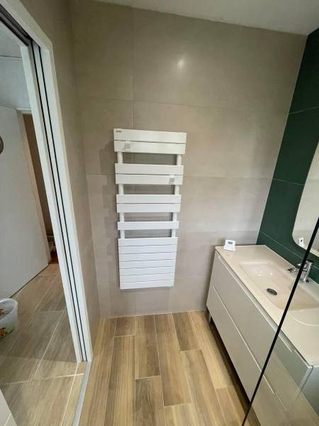 Salle d'eau harmonieuse à Libourne près de Coutras