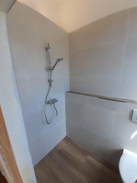 Réalisation d'un projet de rénovation d'une Salle d’eau moderne et chaleureuse à Arveyres près de Libourne clé en main
