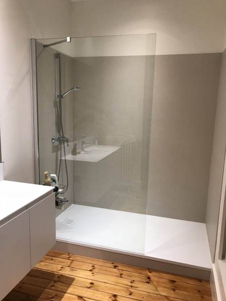 Carrelage slim de fine épaisseur en salle de bain à Bordeaux proche de Libourne